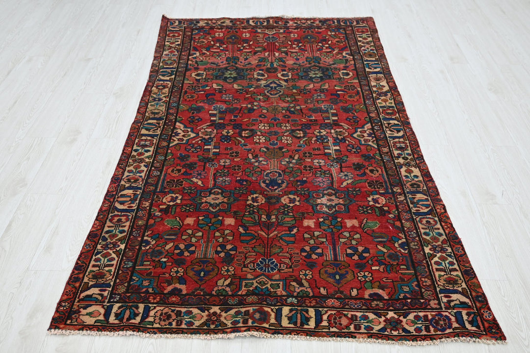 red Medium rug 4' 5" x 9' 1"