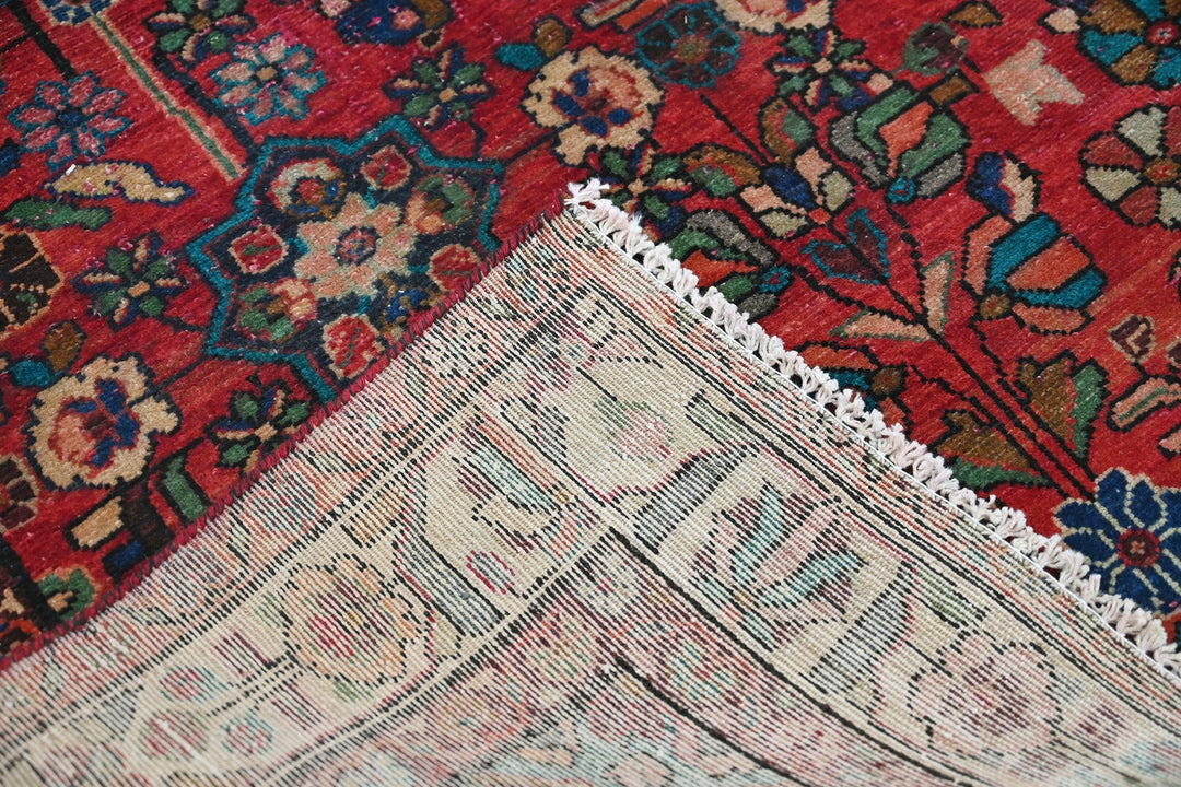 red Medium rug 4' 5" x 9' 1"