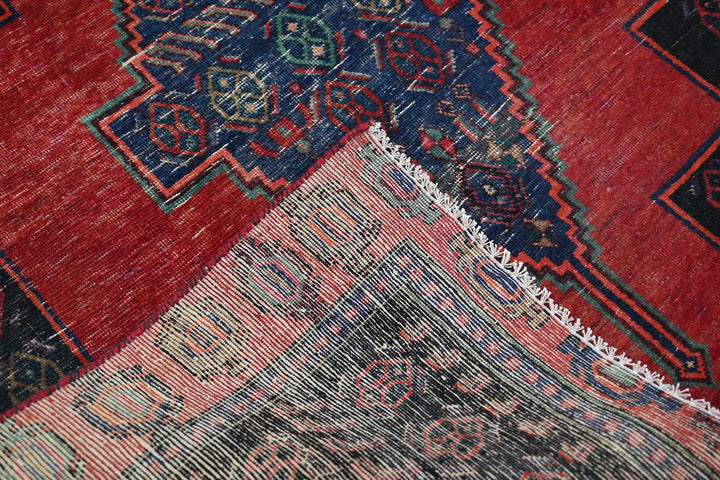 red Oversized rug 4' 8" x 11' 7"