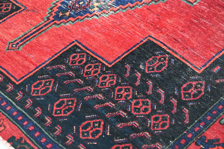 red Oversized rug 4' 8" x 11' 7"