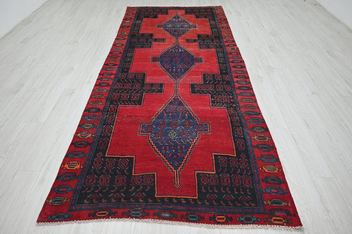 red Oversized rug 4' 8" x 11' 7"