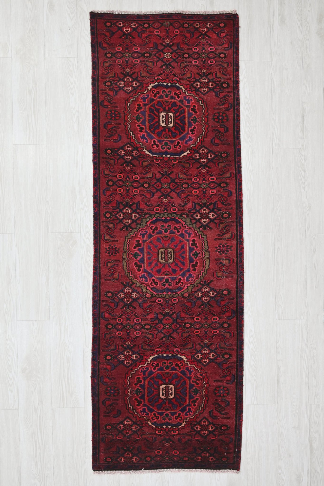 red Runner rug 2' 4" x 7' 10"
