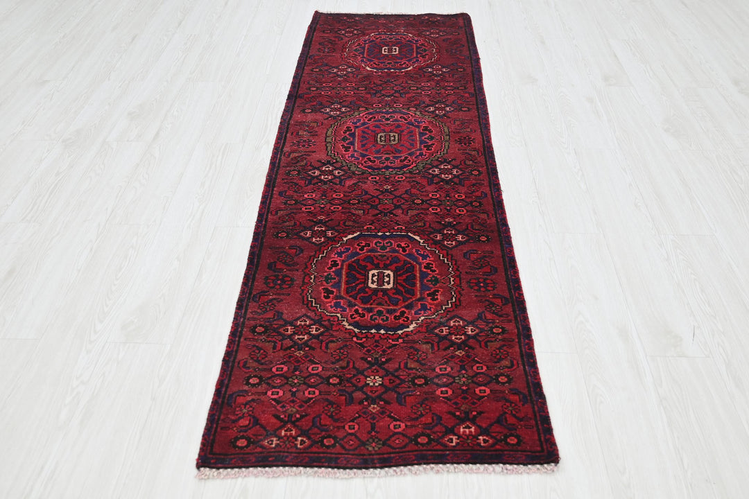 red Runner rug 2' 4" x 7' 10"