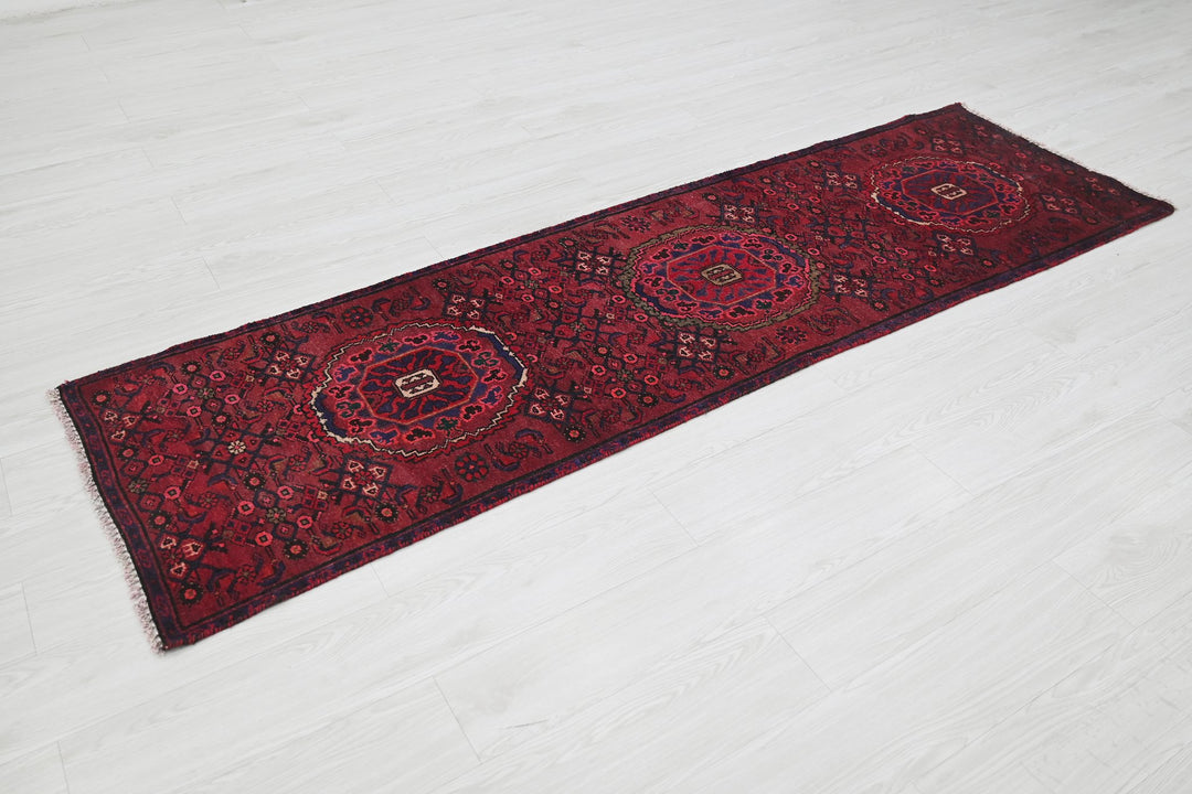 red Runner rug 2' 4" x 7' 10"