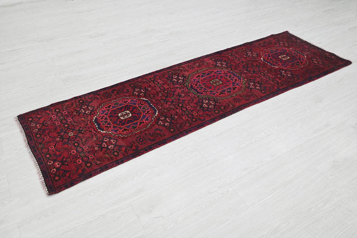red Runner rug 2' 4" x 7' 10"