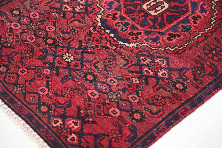red Runner rug 2' 4" x 7' 10"