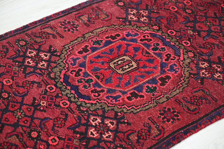 red Runner rug 2' 4" x 7' 10"