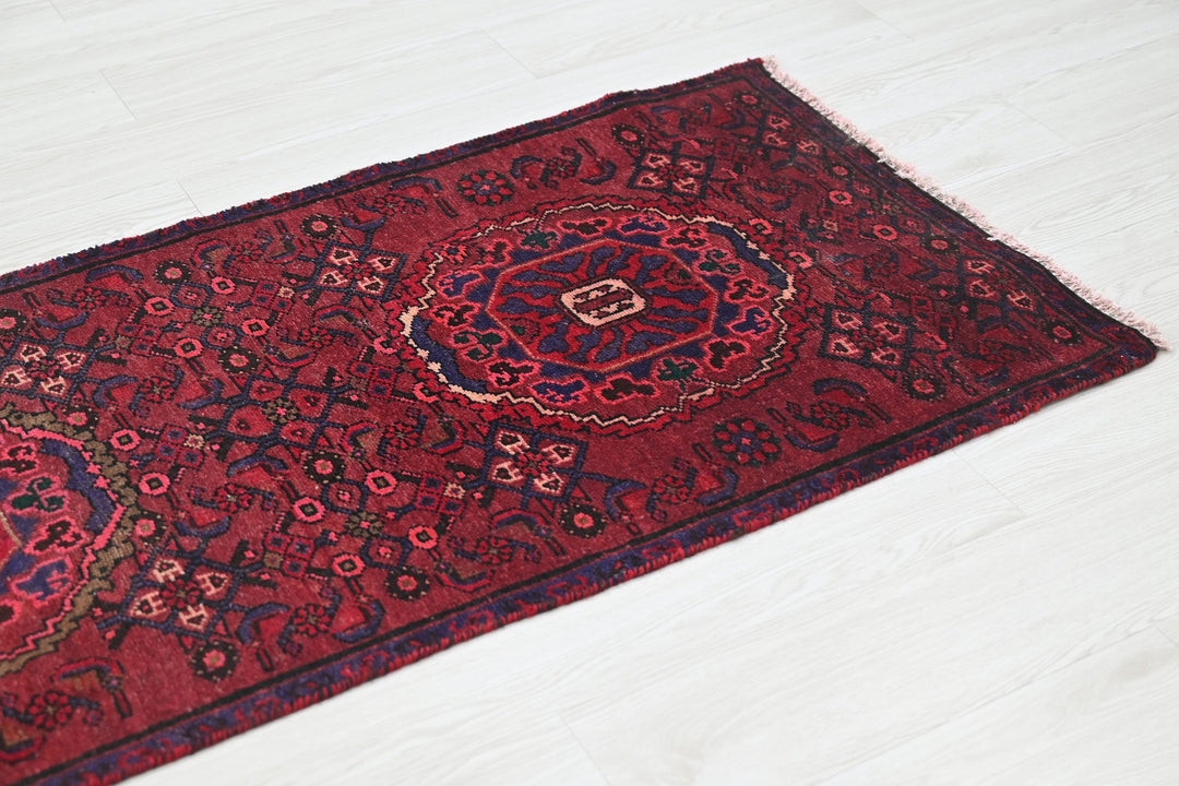 red Runner rug 2' 4" x 7' 10"