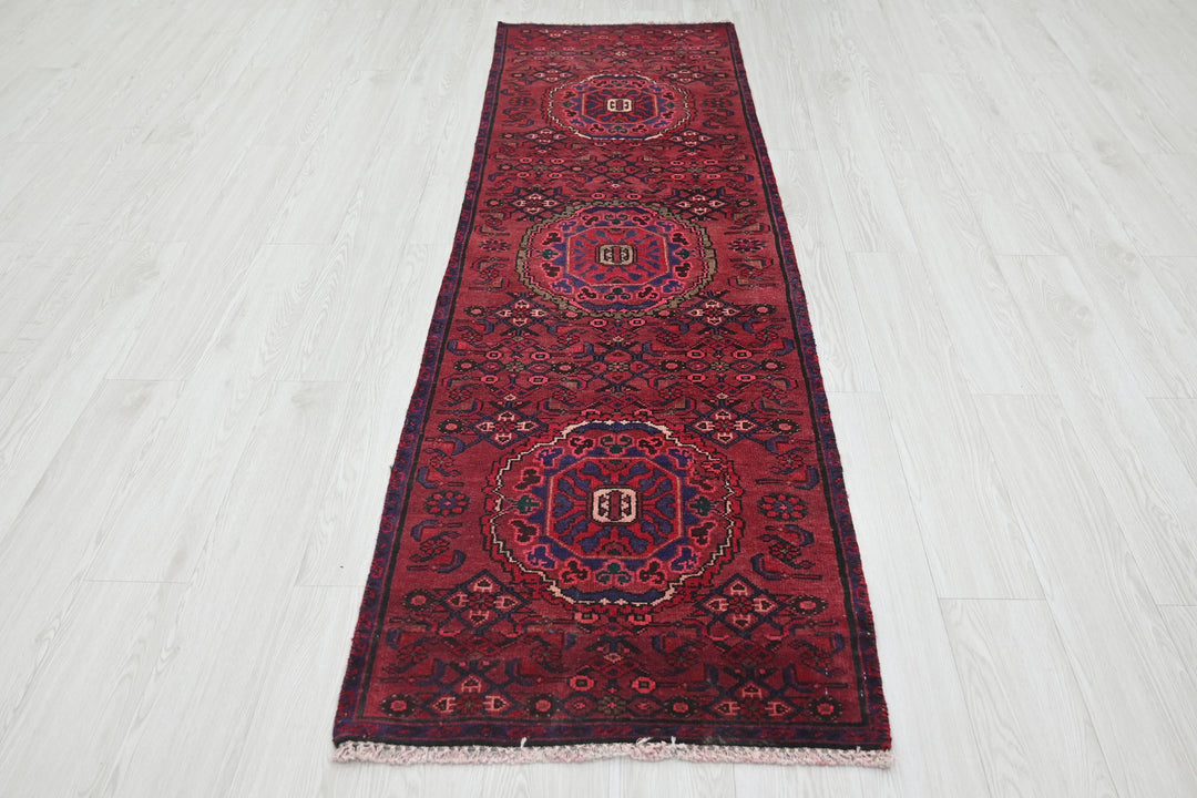 red Runner rug 2' 4" x 7' 10"