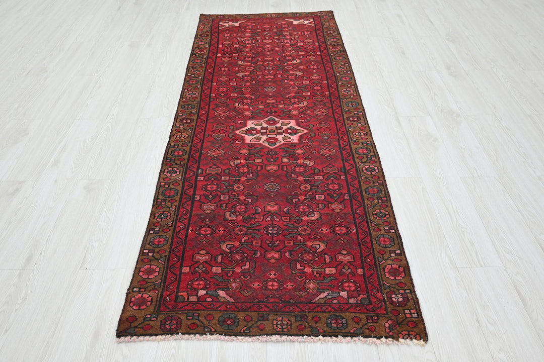 red Runner rug 2' 11" x 8' 2"