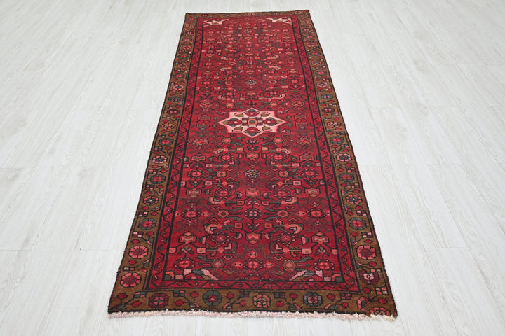 red Runner rug 2' 11" x 8' 2"