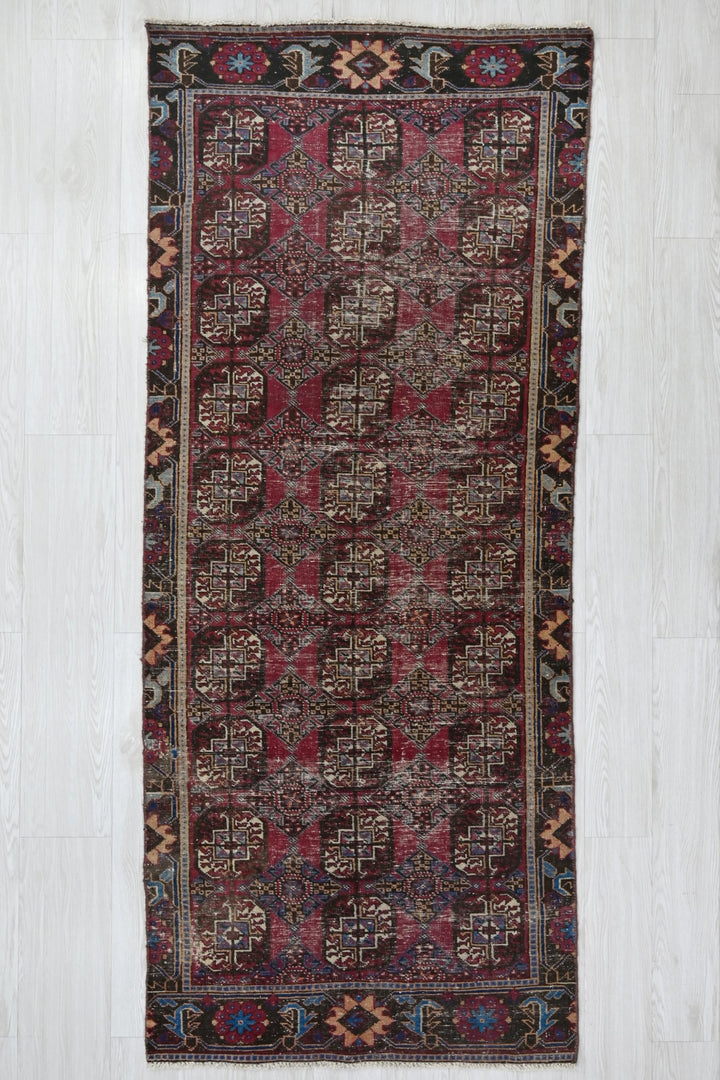 red Runner rug 3' 2" x 7' 9"