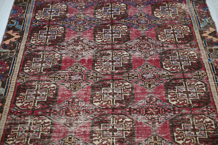 red Runner rug 3' 2" x 7' 9"