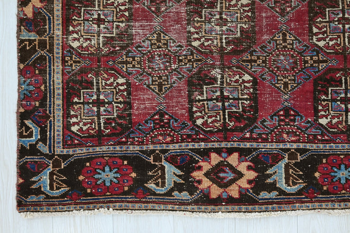 red Runner rug 3' 2" x 7' 9"