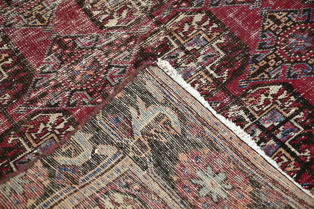 red Runner rug 3' 2" x 7' 9"