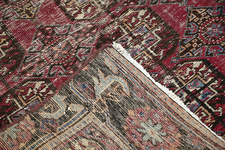 red Runner rug 3' 2" x 7' 9"