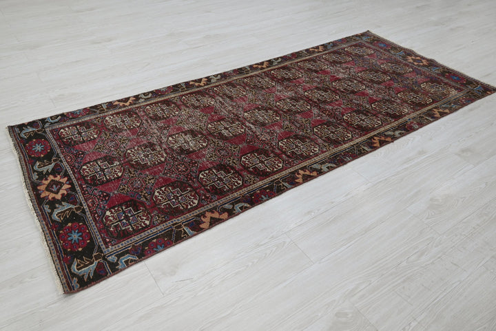 red Runner rug 3' 2" x 7' 9"