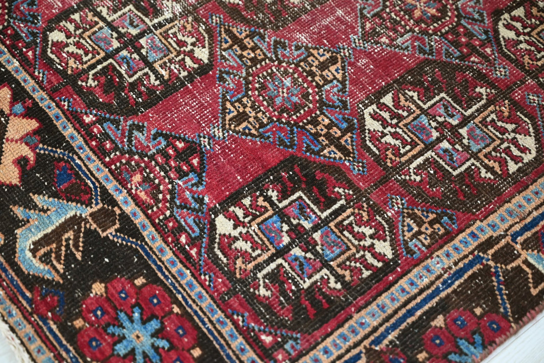 red Runner rug 3' 2" x 7' 9"