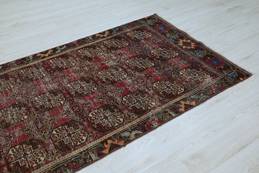 red Runner rug 3' 2" x 7' 9"