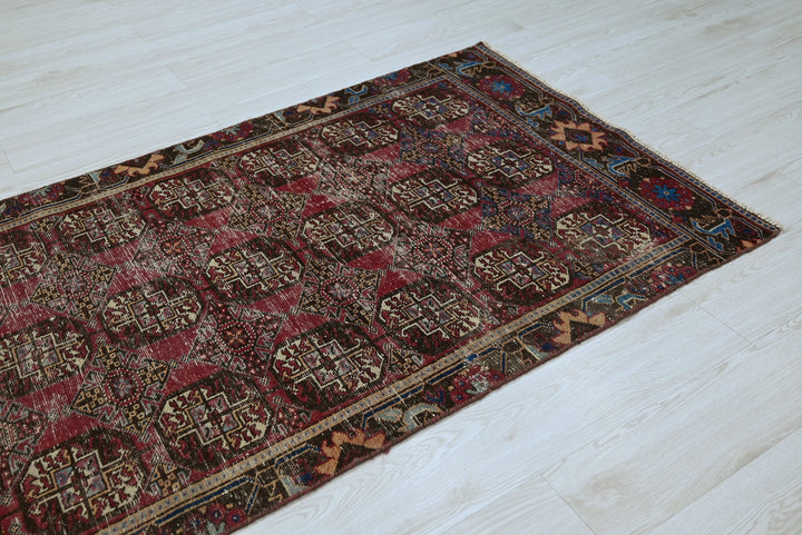 red Runner rug 3' 2" x 7' 9"
