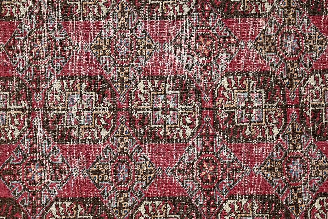 red Runner rug 3' 2" x 7' 9"