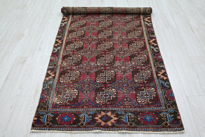 red Runner rug 3' 2" x 7' 9"