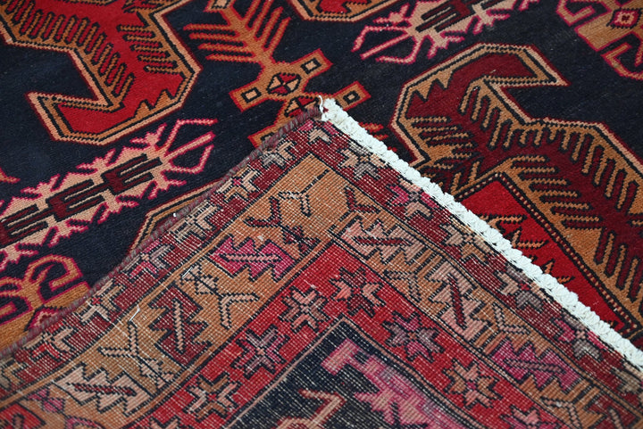 black Medium rug 3' 10" x 7' 10"
