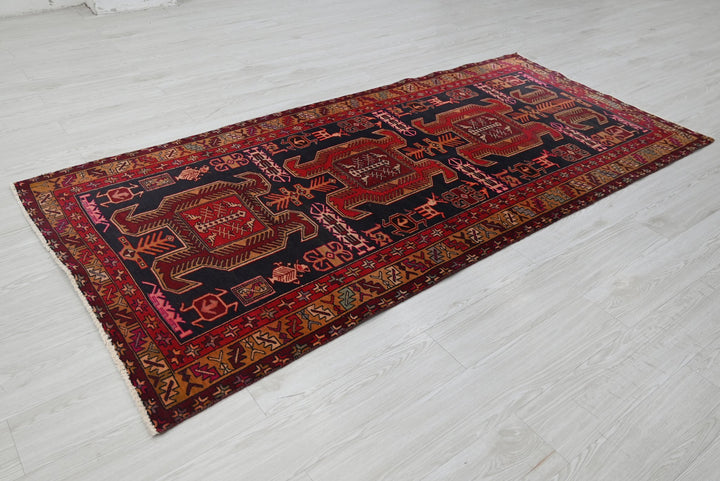 black Medium rug 3' 10" x 7' 10"