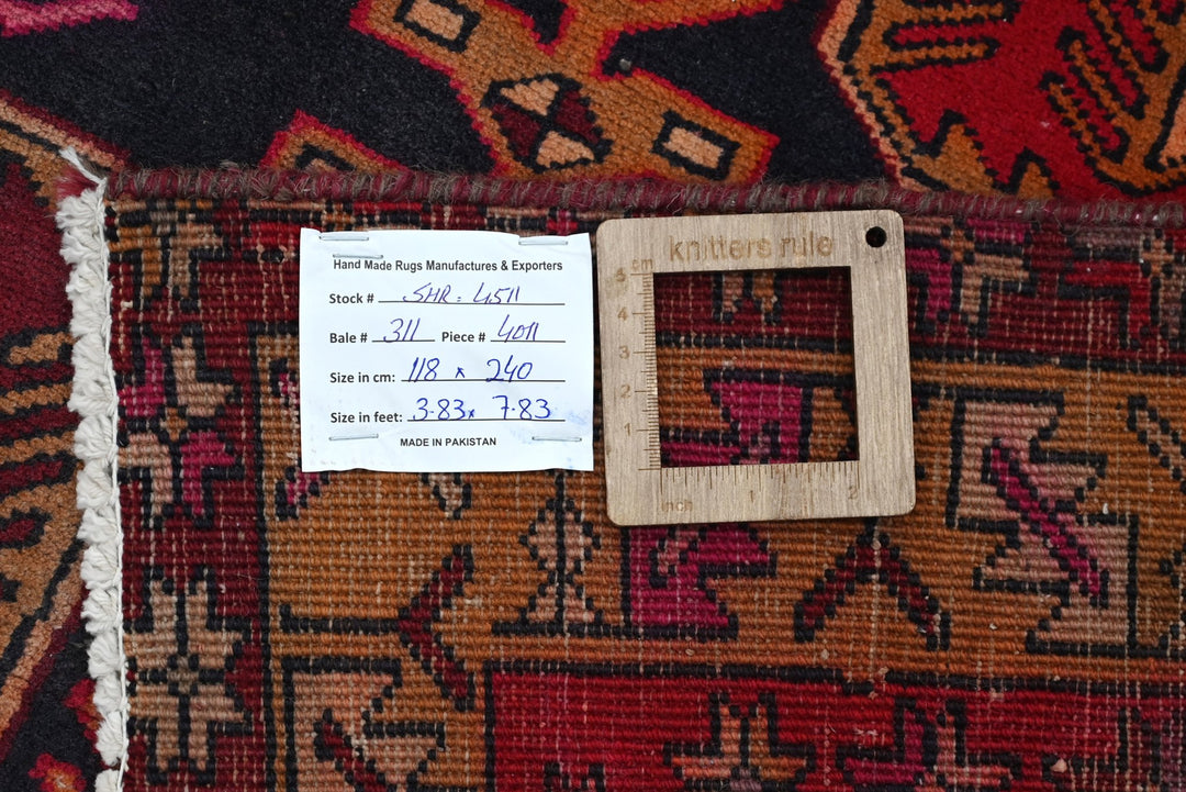 black Medium rug 3' 10" x 7' 10"