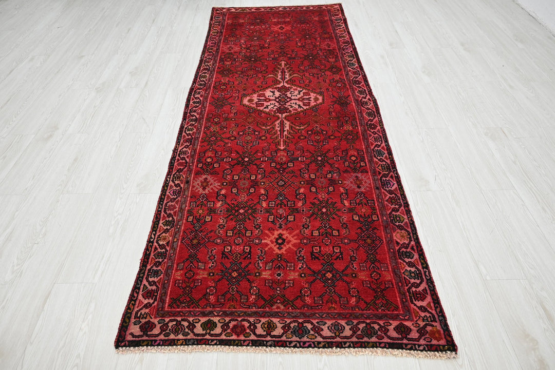 red Runner rug 3' 6" x 9' 5"