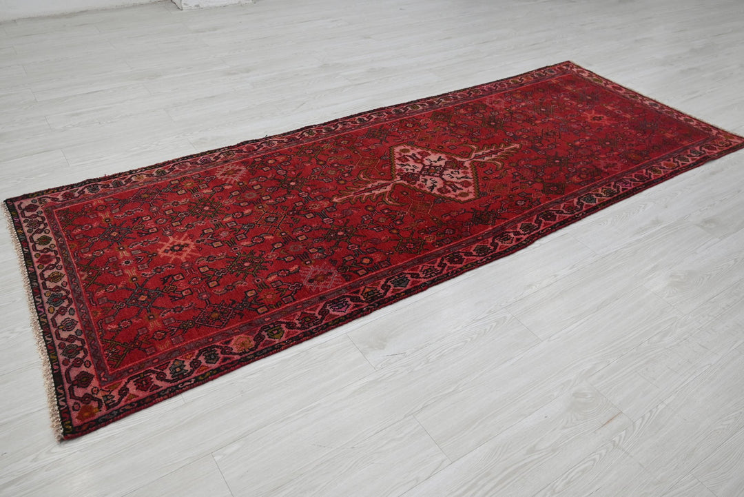 red Runner rug 3' 6" x 9' 5"