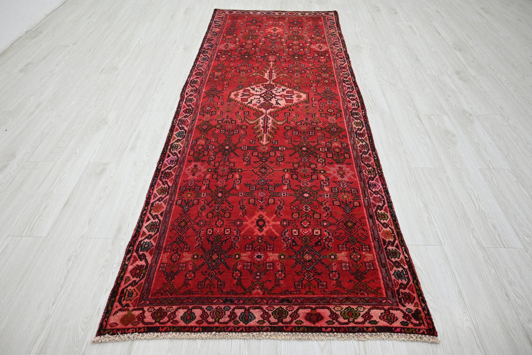 red Runner rug 3' 6" x 9' 5"