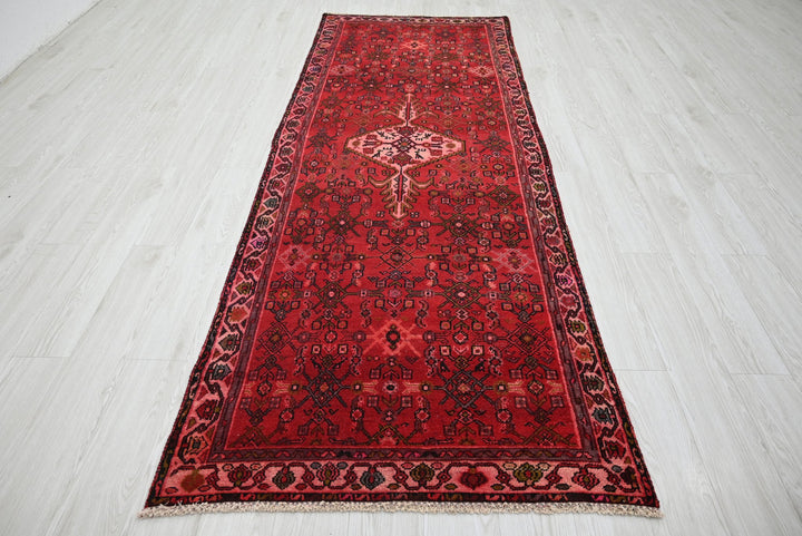 red Runner rug 3' 6" x 9' 5"
