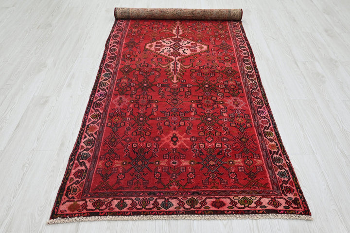 red Runner rug 3' 6" x 9' 5"