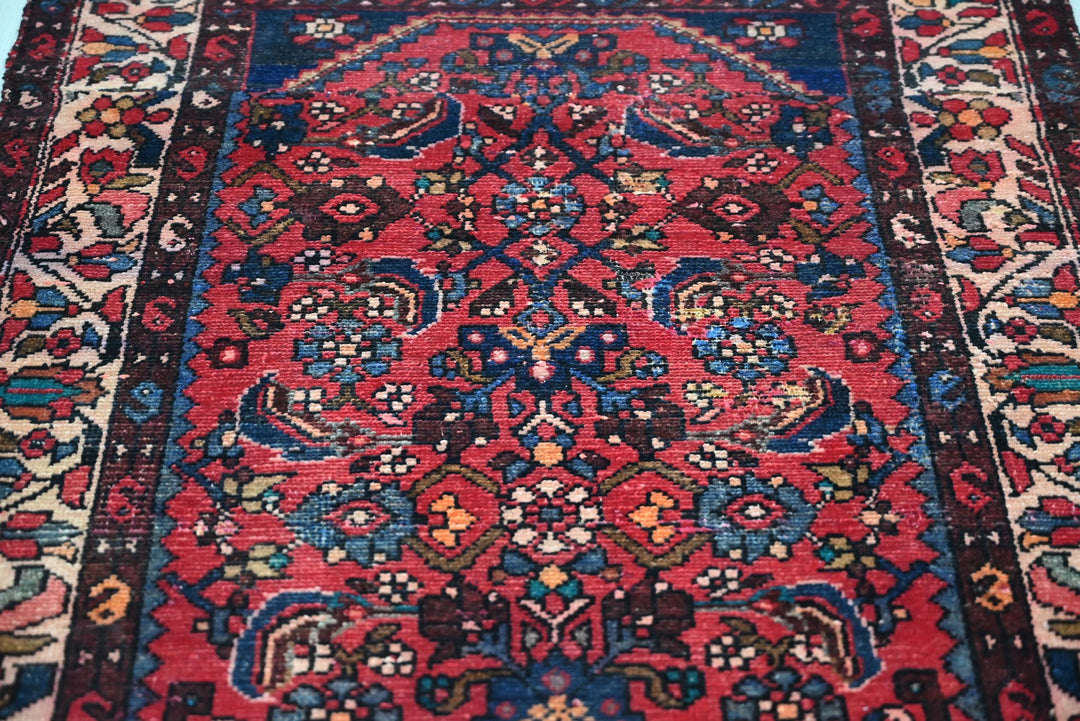 red Medium rug 3' 3" x 7' 4"