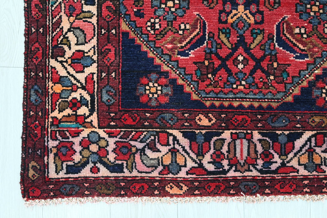 red Medium rug 3' 3" x 7' 4"