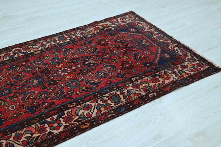 red Medium rug 3' 3" x 7' 4"