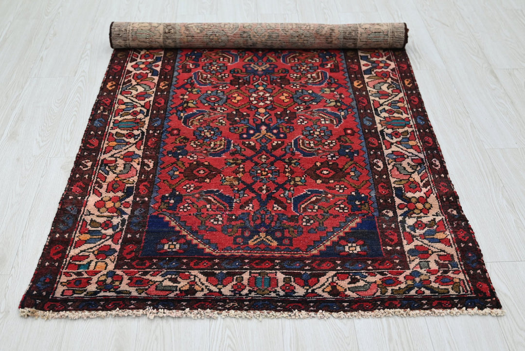red Medium rug 3' 3" x 7' 4"