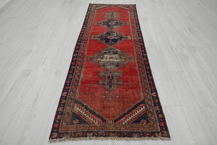red Runner rug 2' 10" x 8' 10"