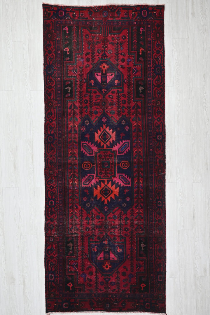 red Medium rug 3' 9" x 9' 2"