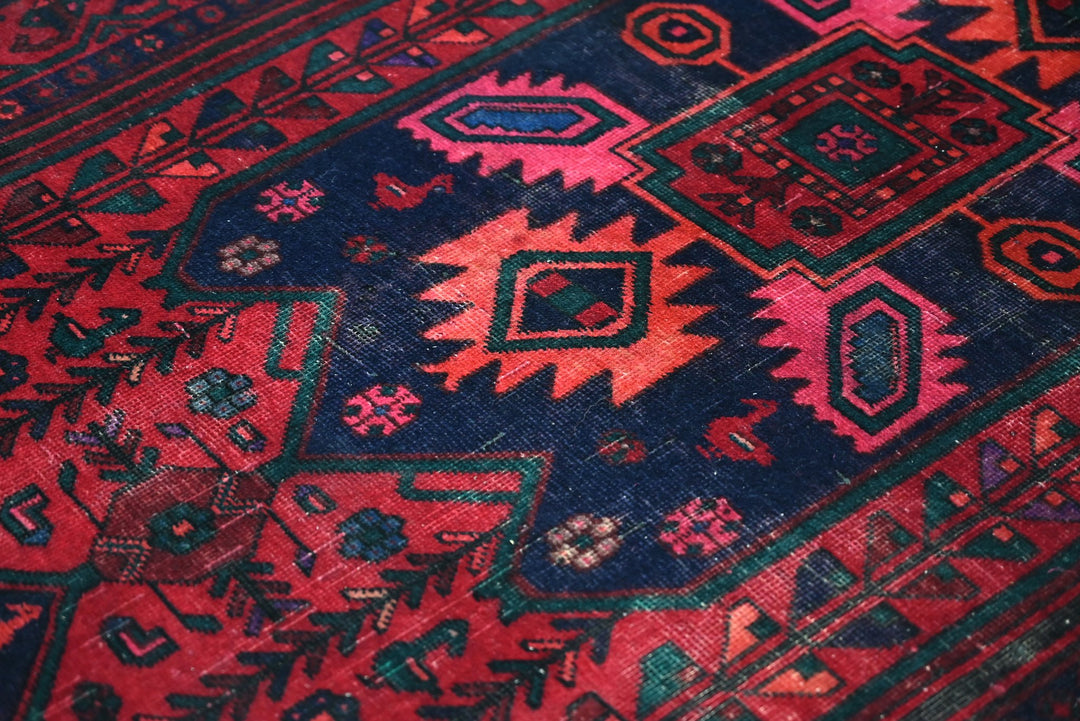 red Medium rug 3' 9" x 9' 2"