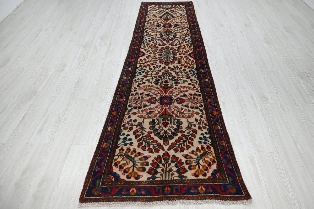 white Runner rug 2' 9" x 9' 11"