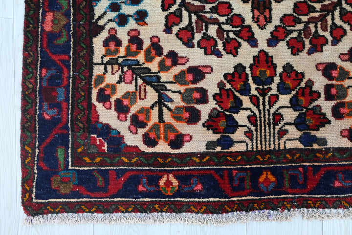 white Runner rug 2' 9" x 9' 11"