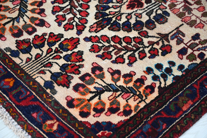 white Runner rug 2' 9" x 9' 11"