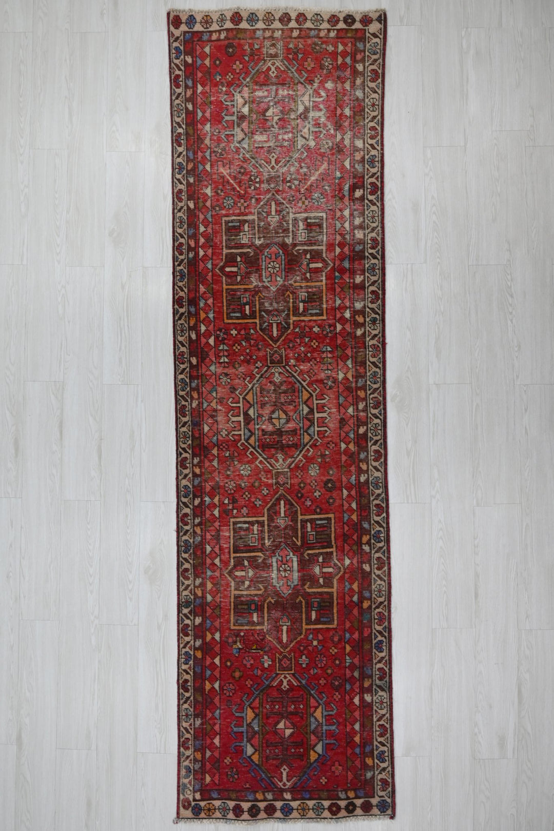 red Runner rug 2' 7" x 9' 11"