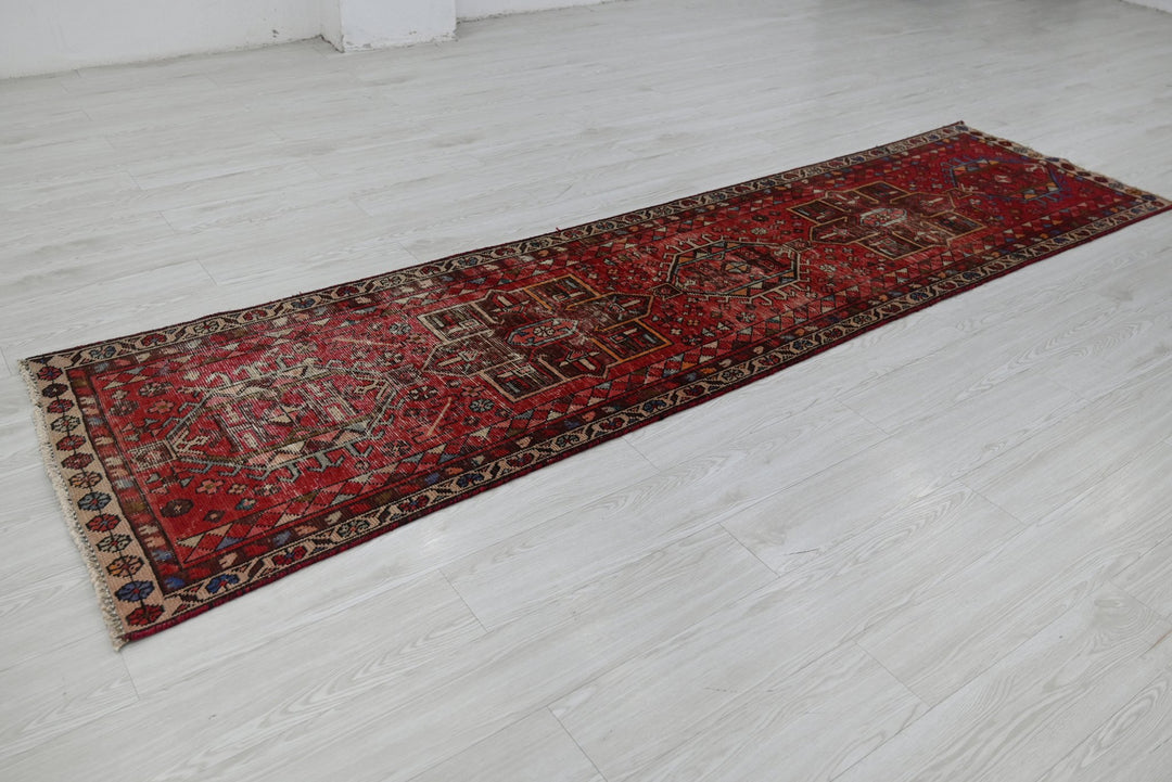 red Runner rug 2' 7" x 9' 11"