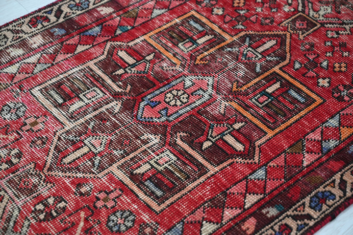 red Runner rug 2' 7" x 9' 11"