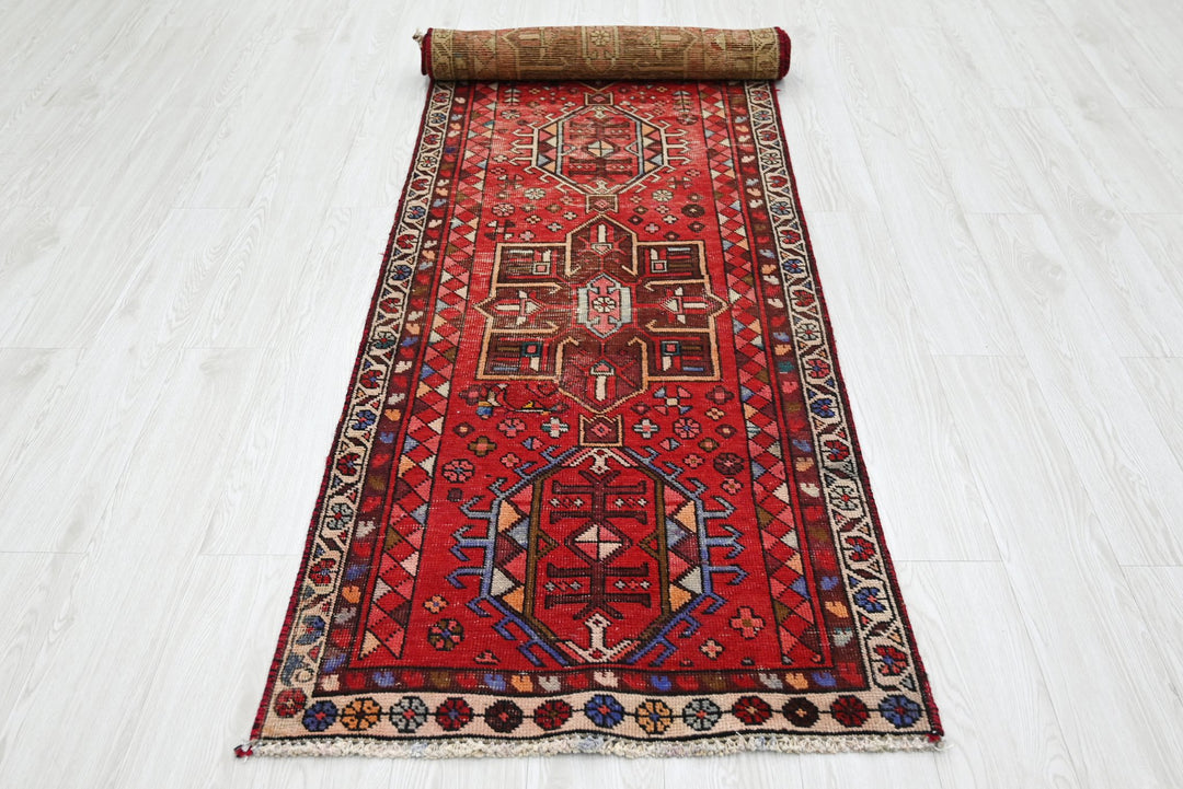 red Runner rug 2' 7" x 9' 11"
