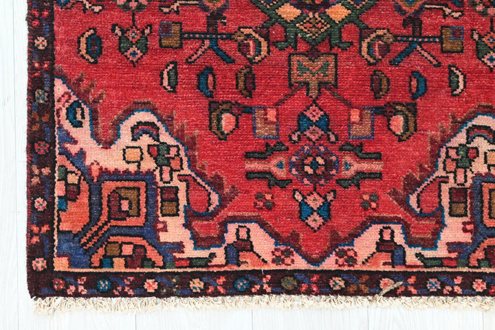 red Runner rug 2' 6" x 9' 1"