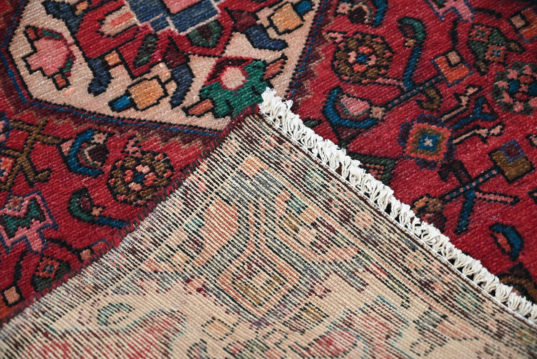 red Runner rug 2' 6" x 9' 1"